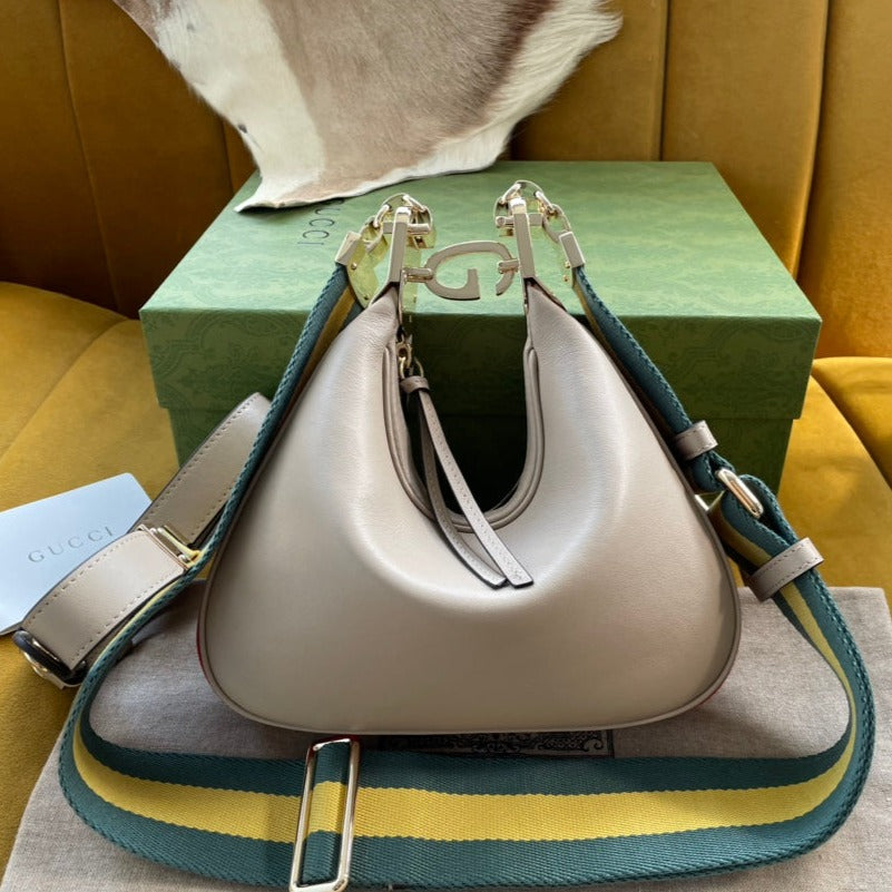 GG ATTACHE 23 PETIT SAC À BANDOULIÈRE EN CUIR DE VEAU BEIGE