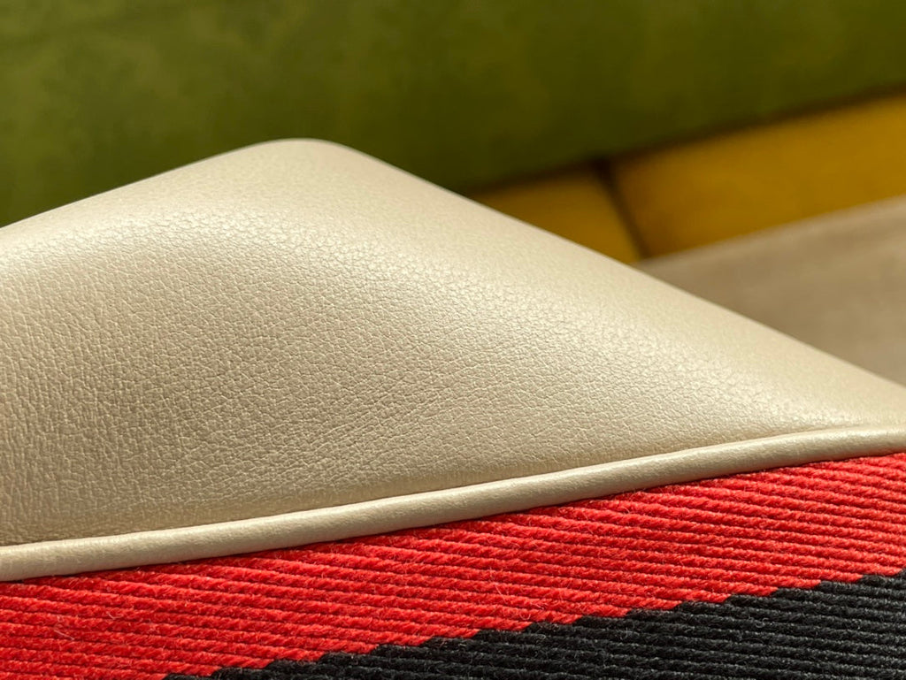 GG ATTACHE 23 PETIT SAC À BANDOULIÈRE EN CUIR DE VEAU BEIGE