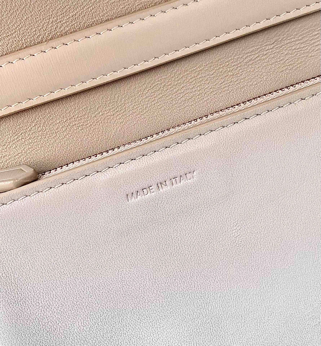 SAC CLASSIQUE MOYEN CELINE 24 CM EN CUIR DE VEAU VERT CLAIR