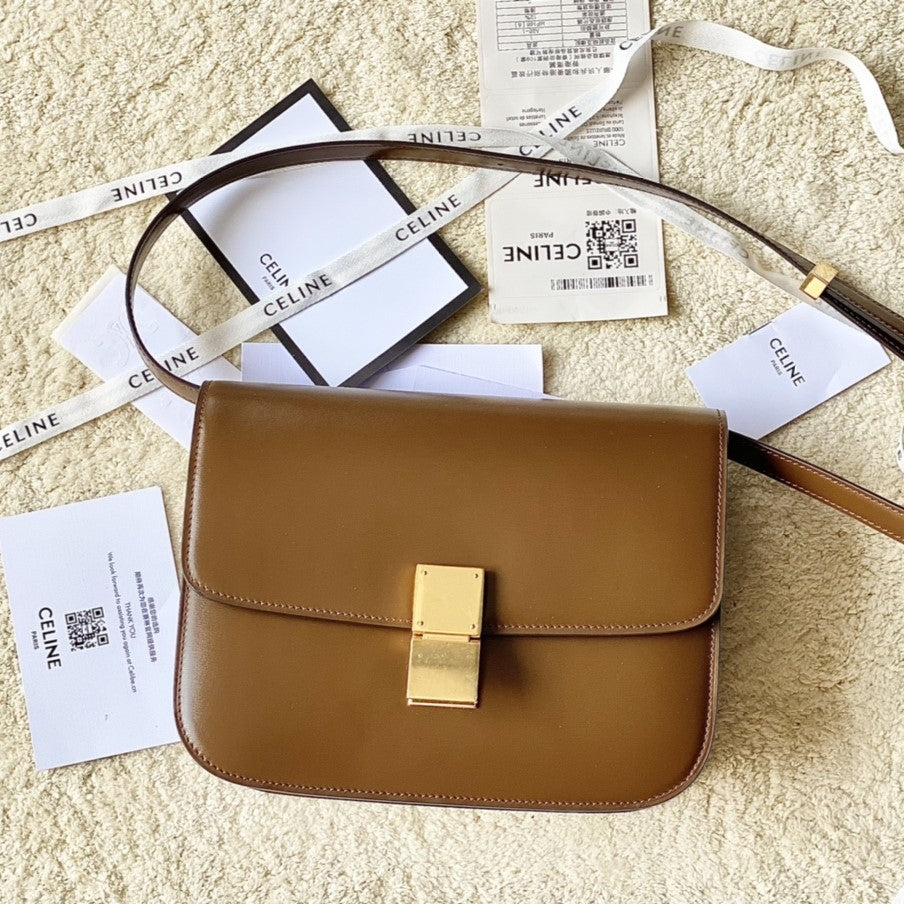 SAC CLASSIQUE MOYEN CELINE 24 CM EN CUIR DE VEAU DORÉ