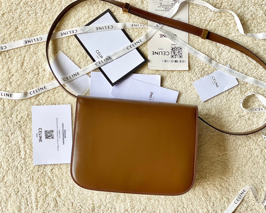 SAC CLASSIQUE MOYEN CELINE 24 CM EN CUIR DE VEAU DORÉ
