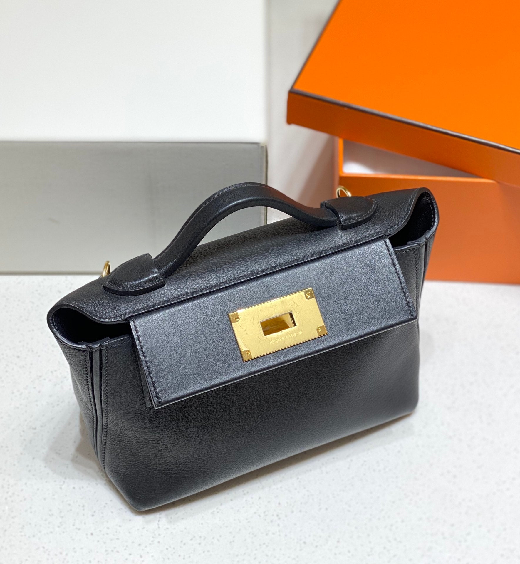 SAC À MAIN HM KELLY 21 EN CUIR DE VEAU NOIR