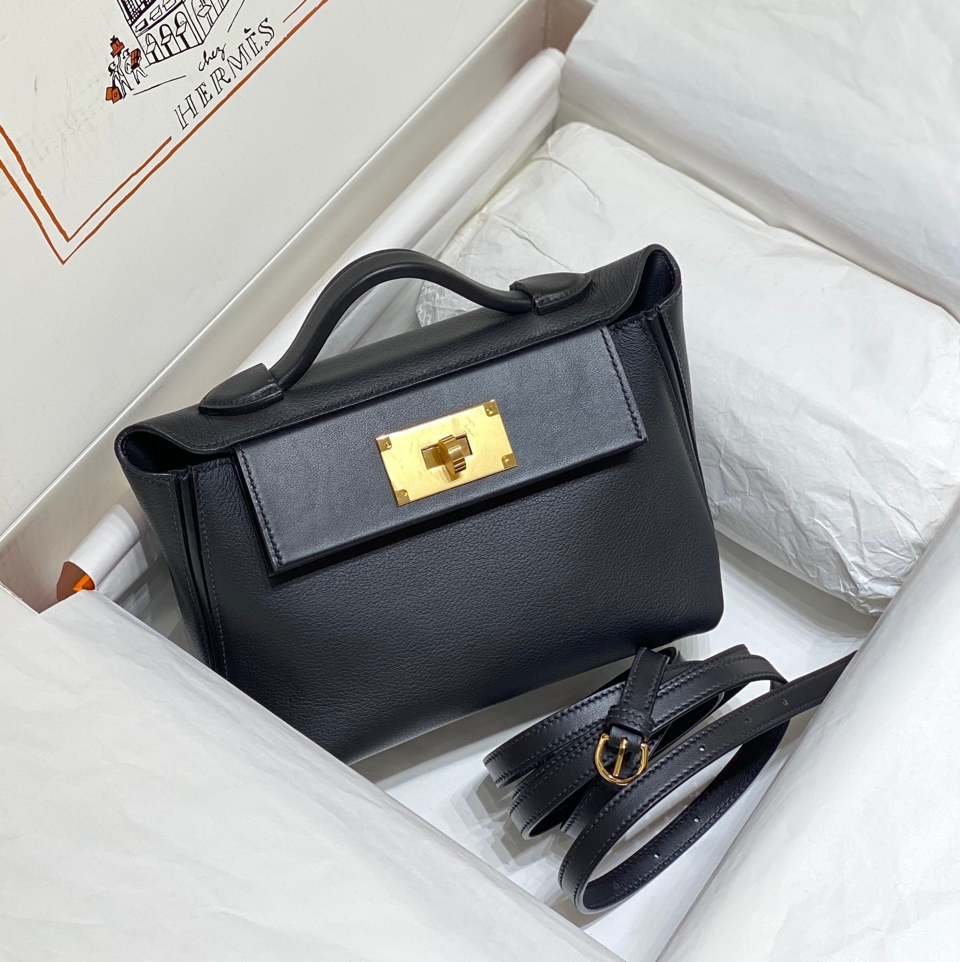 SAC À MAIN HM KELLY 21 EN CUIR DE VEAU NOIR