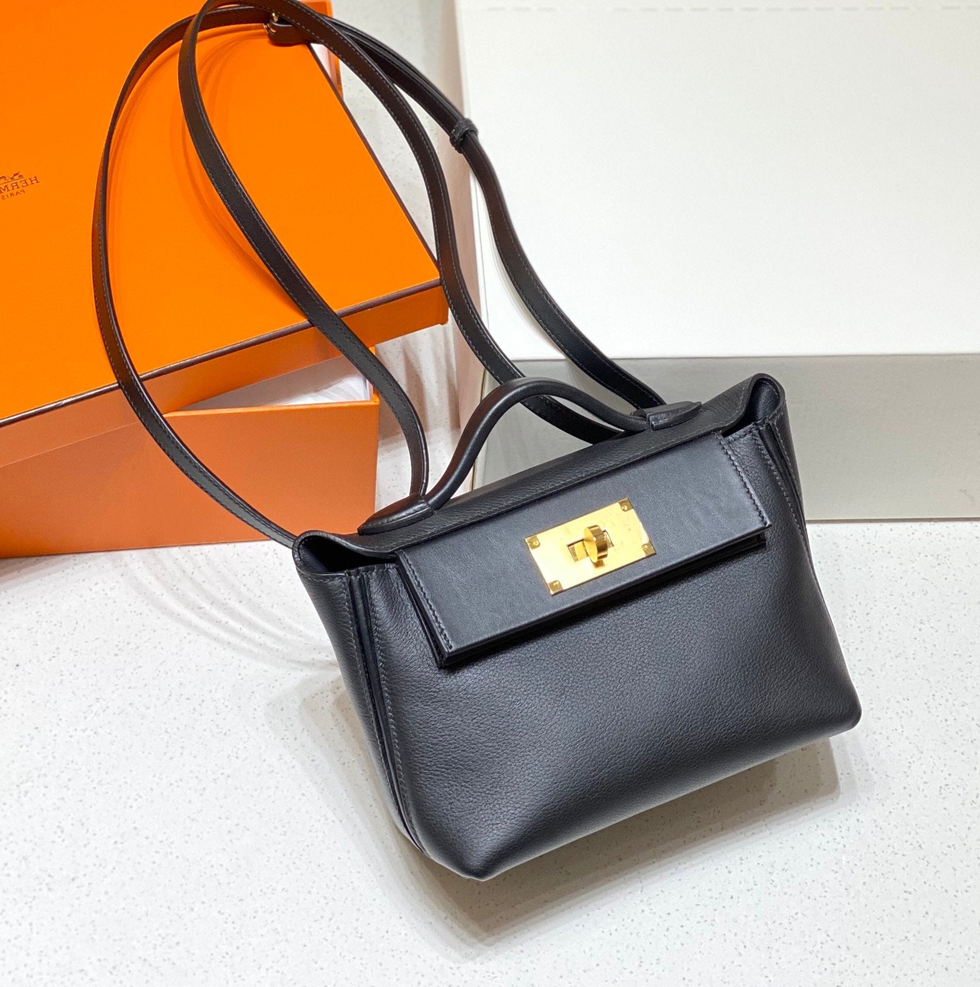 SAC À MAIN HM KELLY 21 EN CUIR DE VEAU NOIR