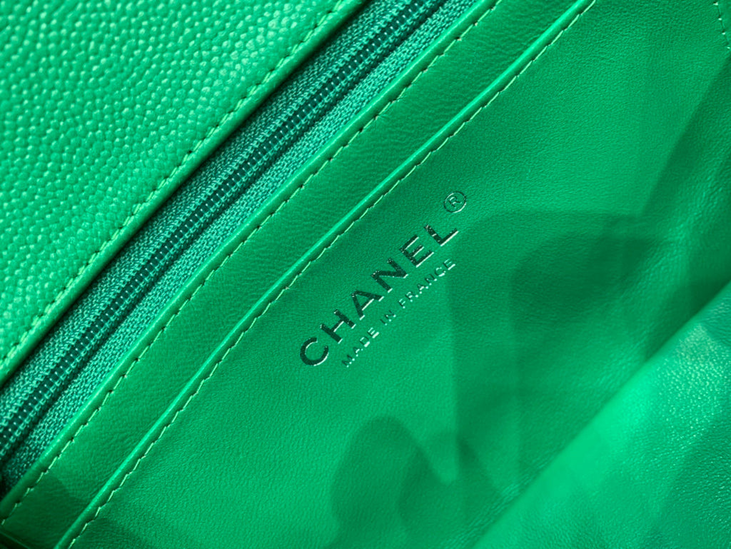 MINI SAC À RABAT 20 CM VERT FONCÉ CAVIAR QUINCAILLERIE ARGENTÉE 