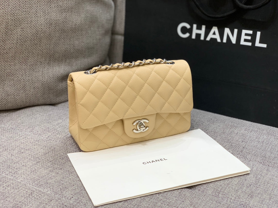 FLAP BAG MINI 20CM BEIGE CAVIAR SILVER HARDWARE