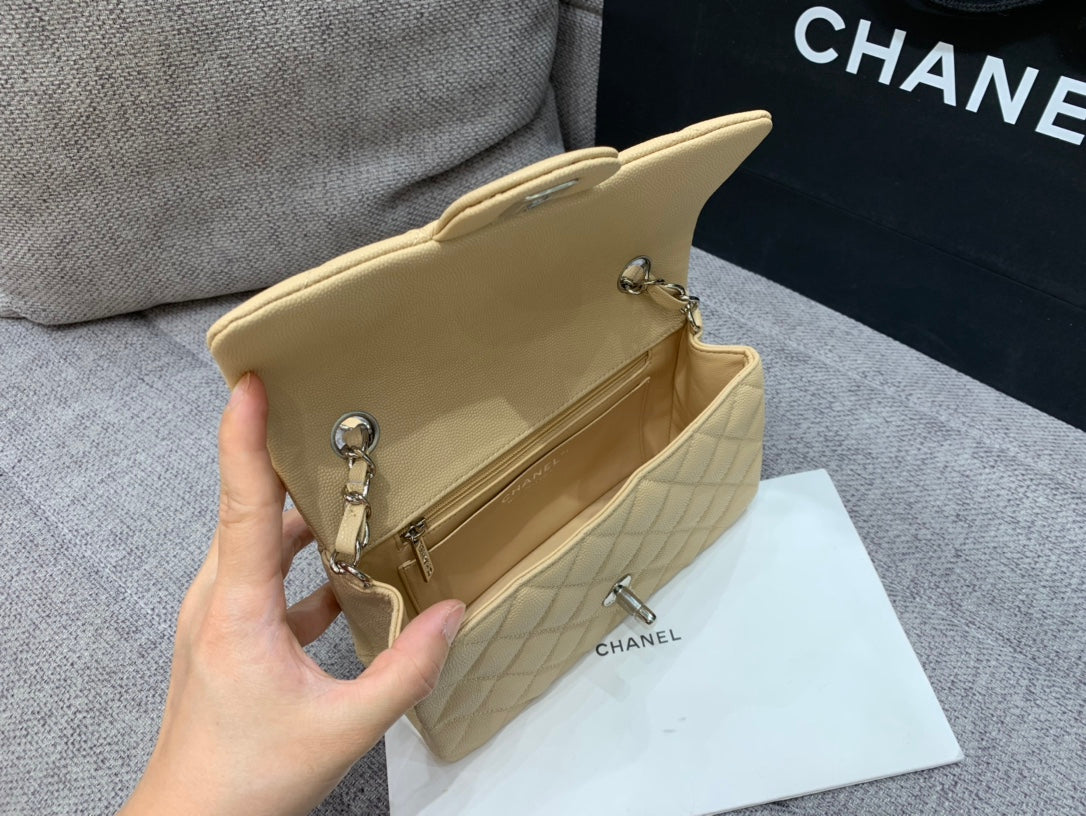 FLAP BAG MINI 20CM BEIGE CAVIAR SILVER HARDWARE