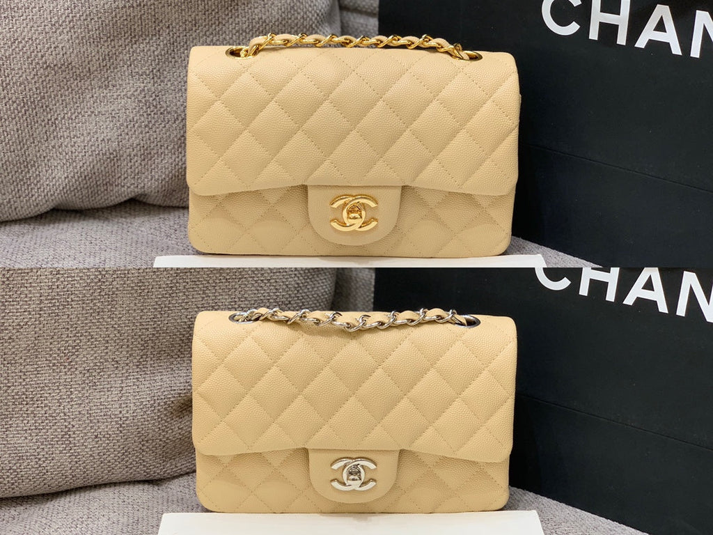 MINI SAC À RABAT 20 CM BEIGE CAVIAR QUINCAILLERIE ARGENTÉE 