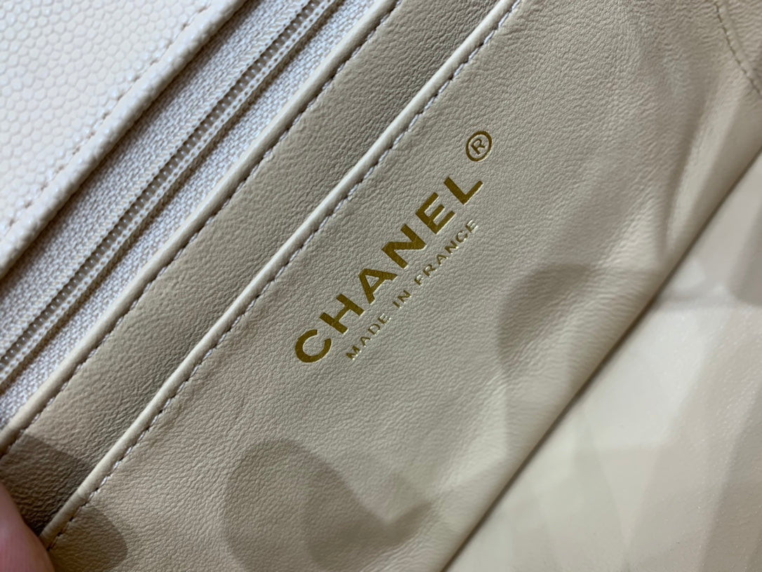 FLAP BAG MINI 20CM BEIGE CAVIAR GOLD HARDWARE
