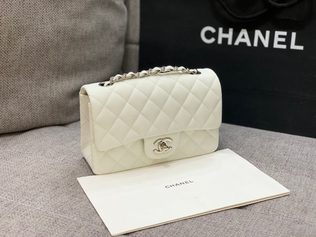 MINI SAC À RABAT 20 CM BLANC CAVIAR QUINCAILLERIE ARGENTÉE
