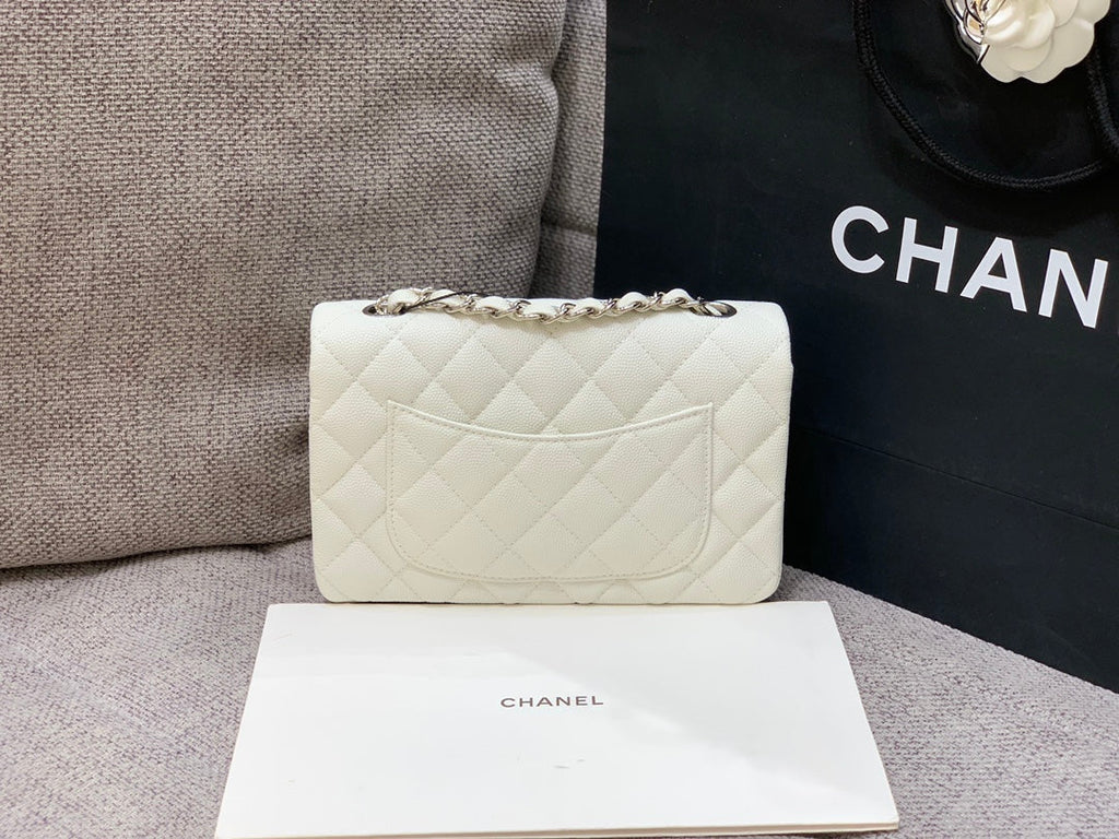 MINI SAC À RABAT 20 CM BLANC CAVIAR QUINCAILLERIE ARGENTÉE