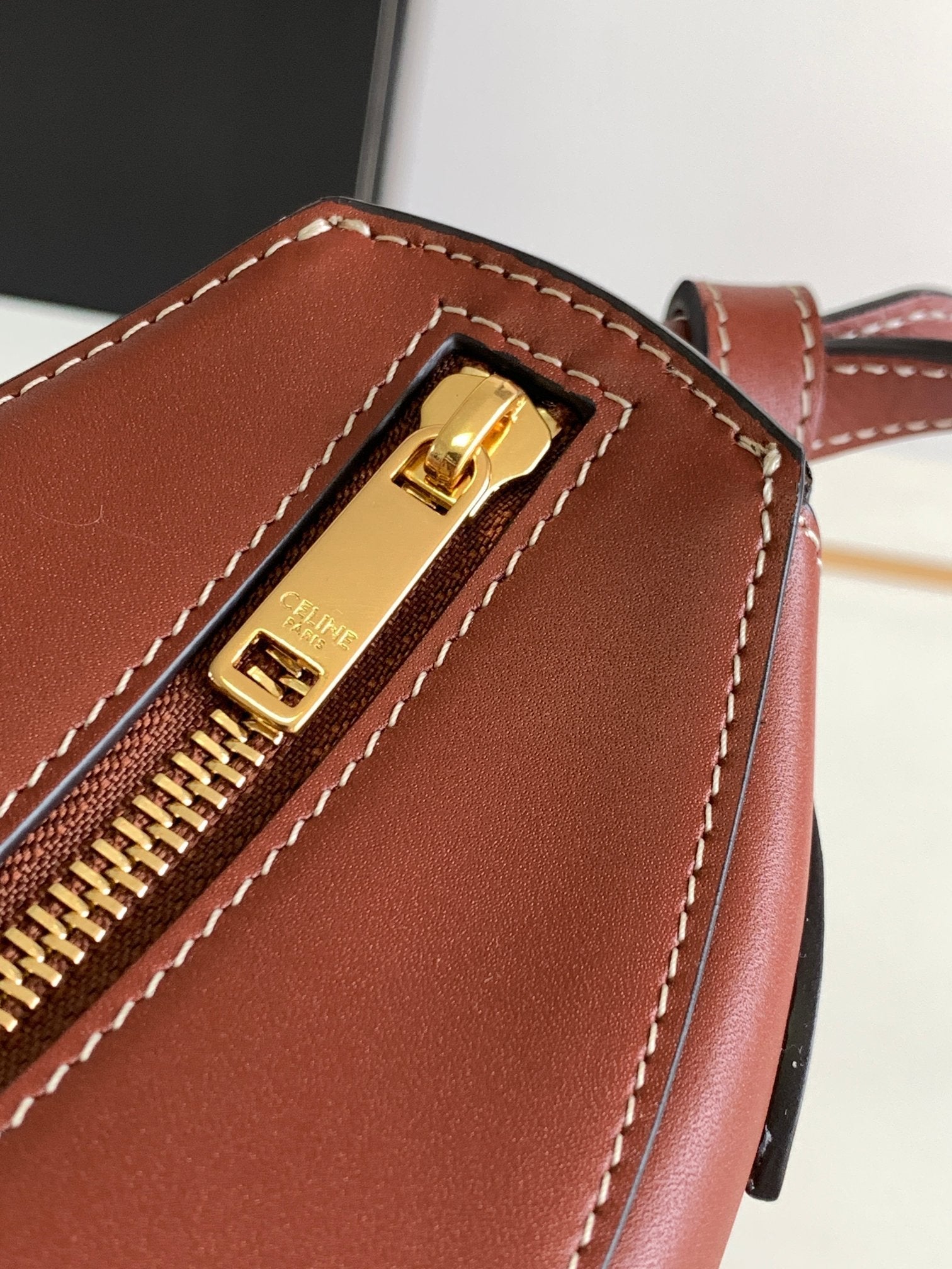 TRIOMPHE CLASSIC 25 CUIR DE VEAU MARRON CANNELLE
