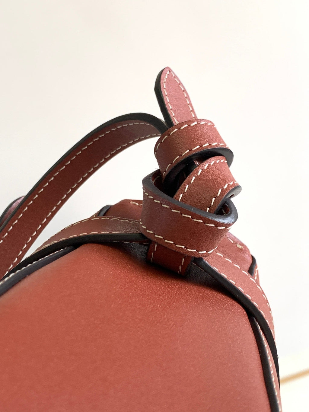 TRIOMPHE CLASSIC 25 CUIR DE VEAU MARRON CANNELLE
