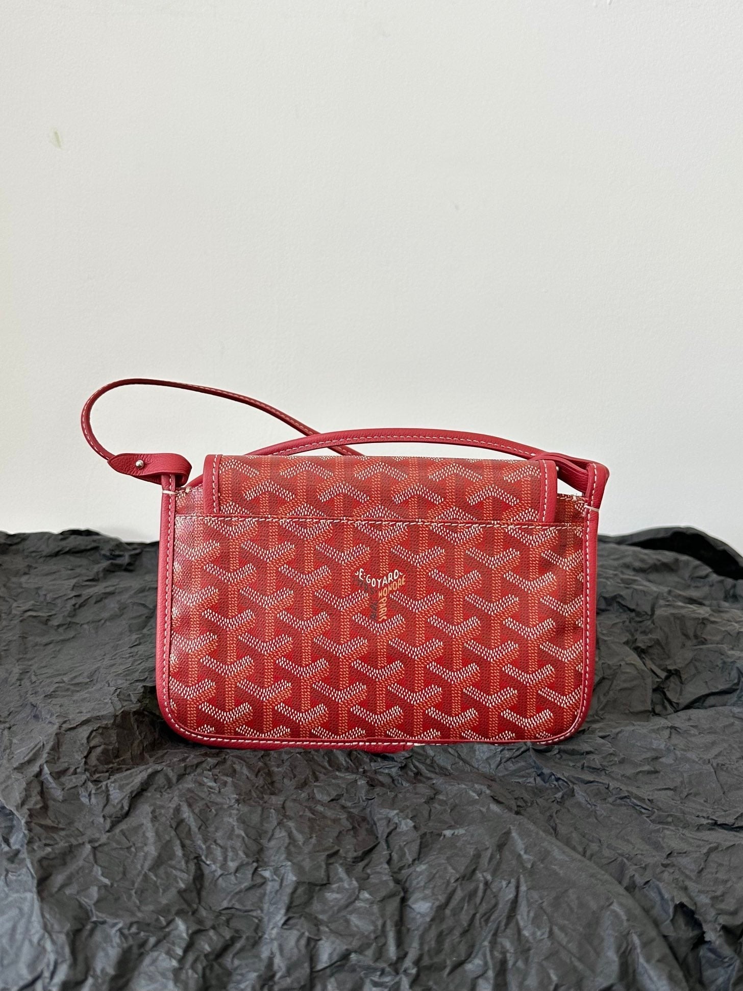 Portefeuille de poche Plumet 20 pouces en toile Goyardine rouge classique et garniture en cuir d'agneau