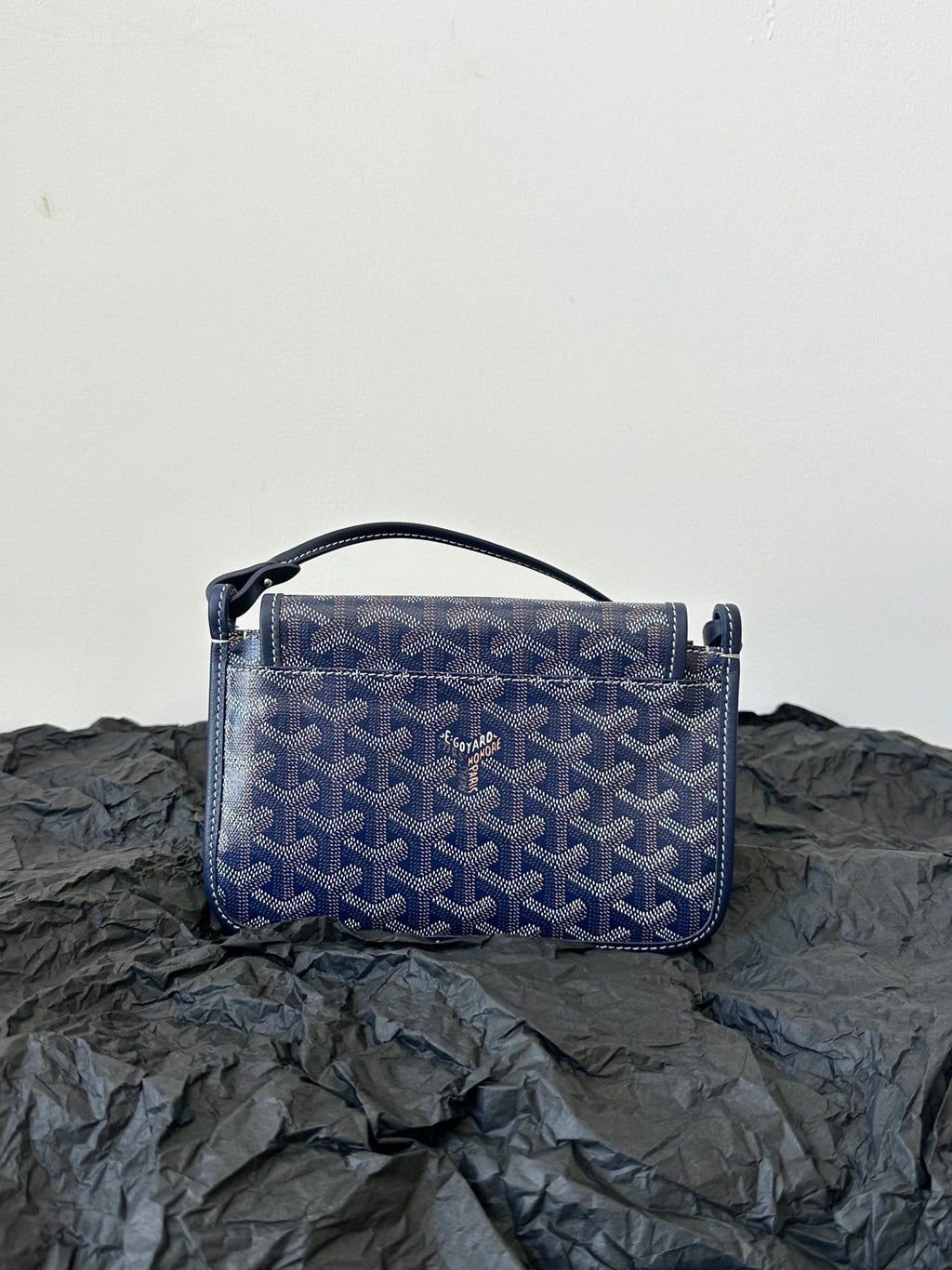Portefeuille de poche Plumet 20 pouces en toile Goyardine bleu marine et garniture en cuir d'agneau