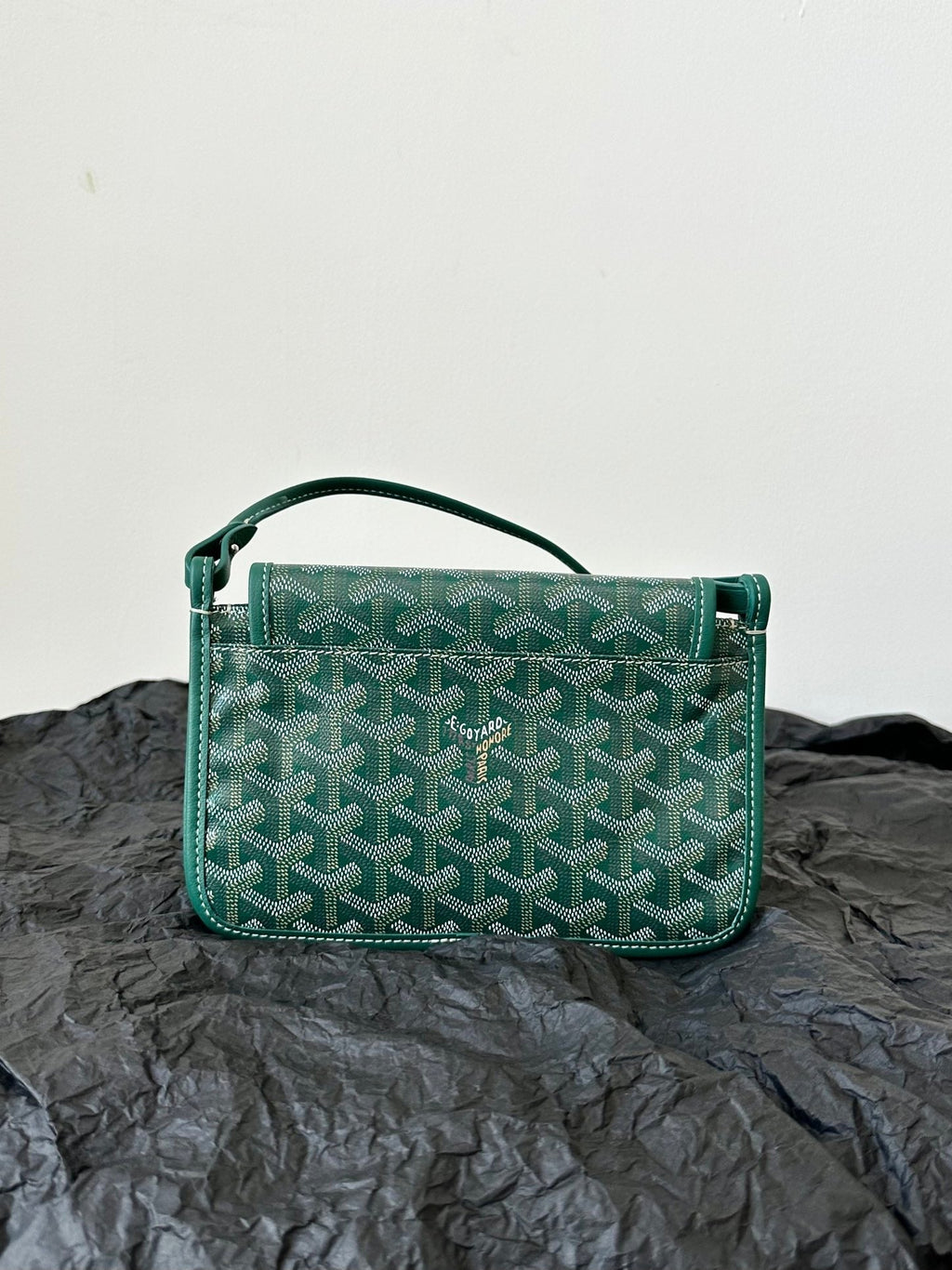 PORTEFEUILLE PLUMET POCKET 20 EN TOILE GOYARDINE VERTE ET GARNITURE AGNEAU