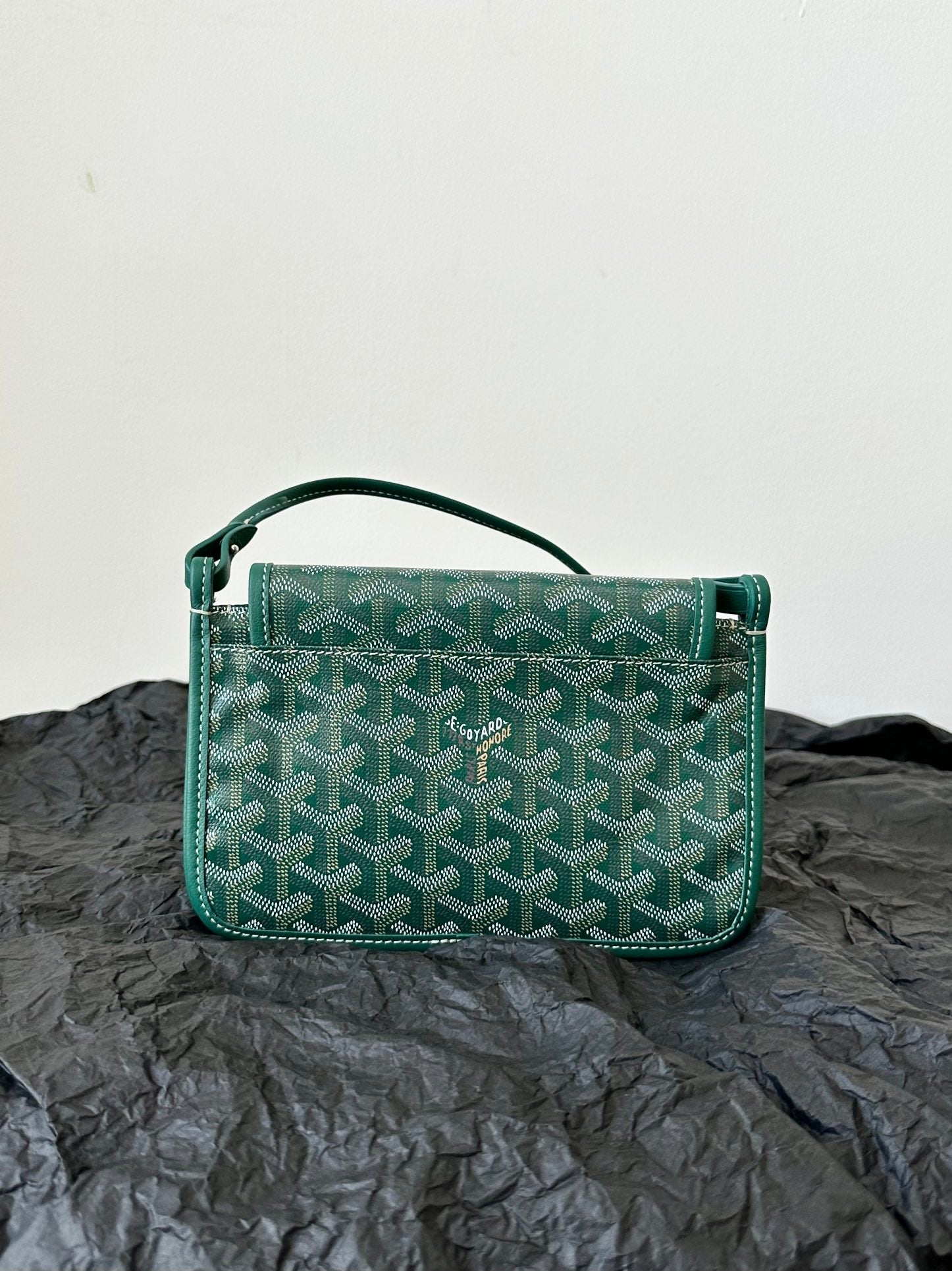 PORTEFEUILLE PLUMET POCKET 20 EN TOILE GOYARDINE VERTE ET GARNITURE AGNEAU