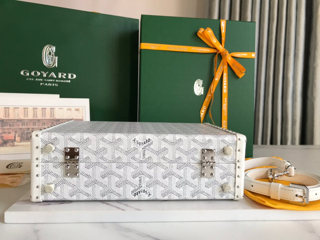 GRAND HÔTEL TRUNK BAG 24 IN WHITE GOYARDINE CANVAS AND CALFSKIN