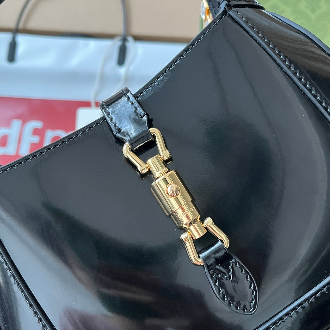 GG JACKIE MINI 19CM EN CUIR DE VEAU NOIR AVEC CHAÎNE