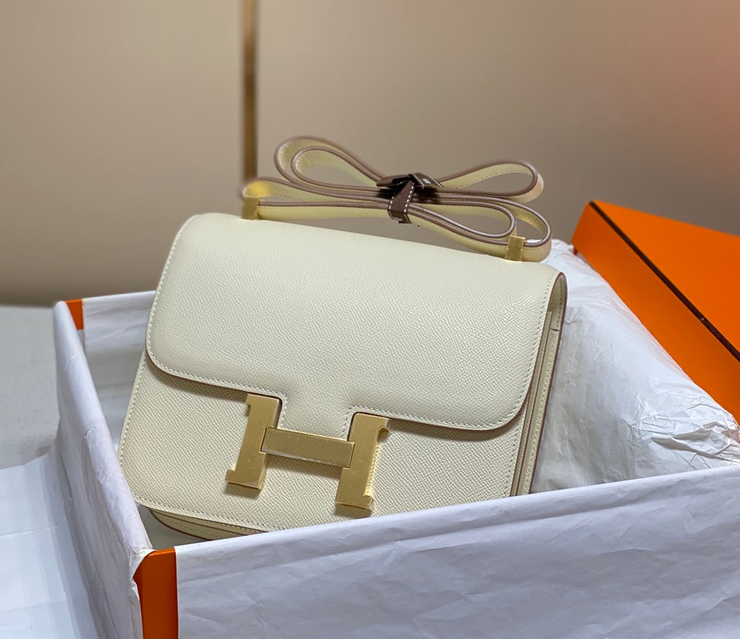 CONSTANCE 24 CUIR EPSOM BLANC QUINCAILLERIE ARGENTÉE