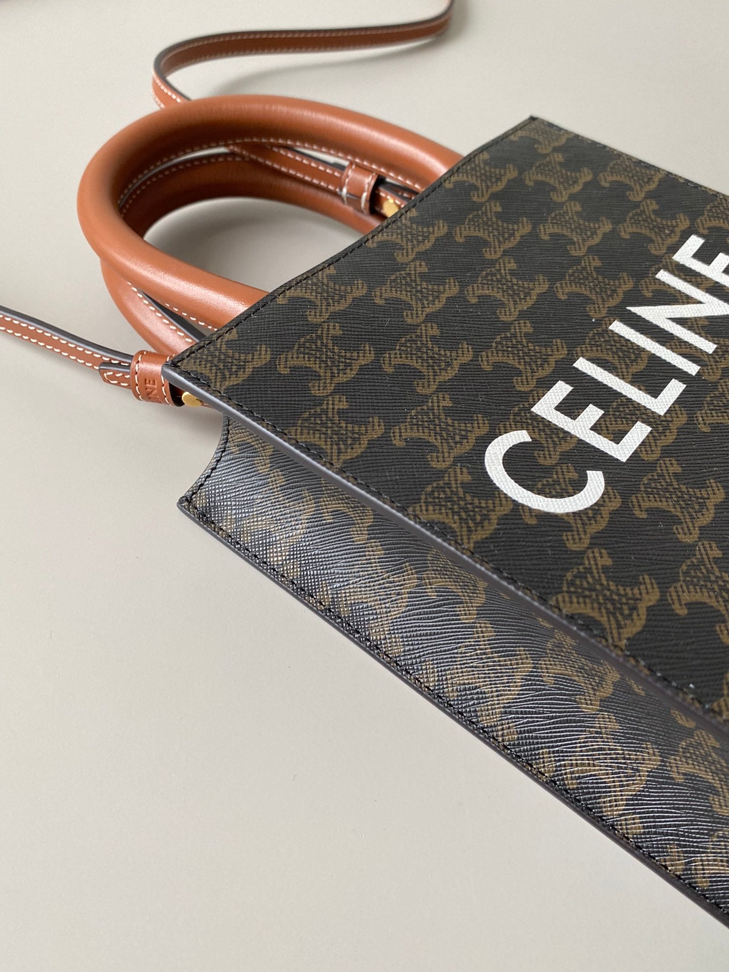 MINI CABAS VERTICAL 17 TOILE TRIOMPHE NOIRE CUIR DE VEAU TAN
