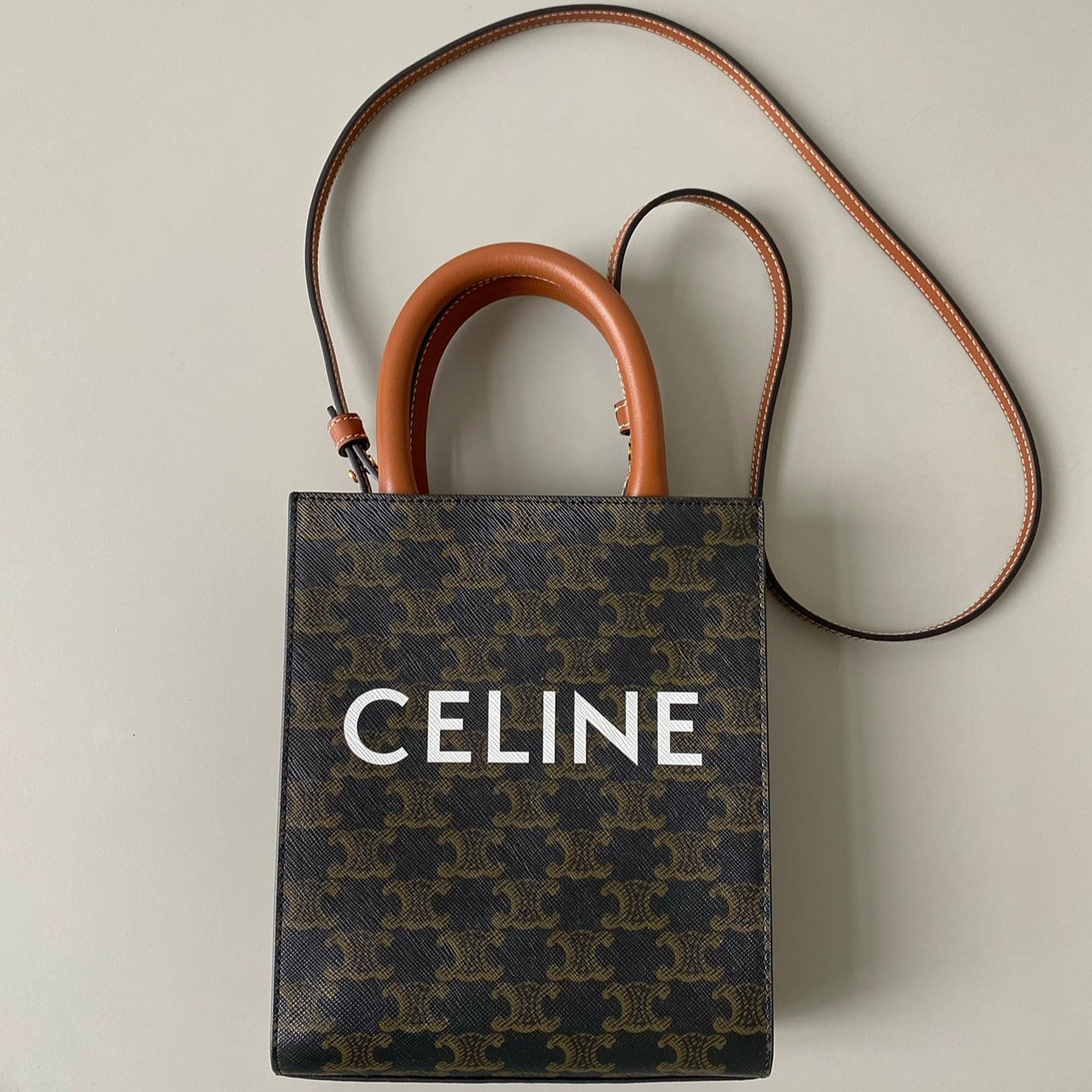 MINI CABAS VERTICAL 17 TOILE TRIOMPHE NOIRE CUIR DE VEAU TAN