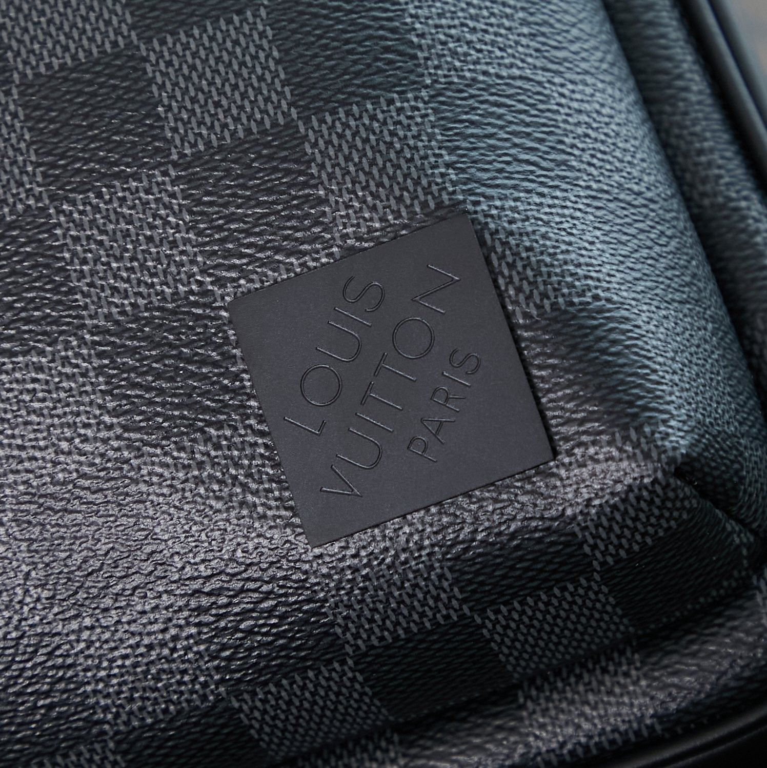 SAC À BANDOULIÈRE AVENUE 31 EN TOILE DAMIER GRAPHITE NOIRE