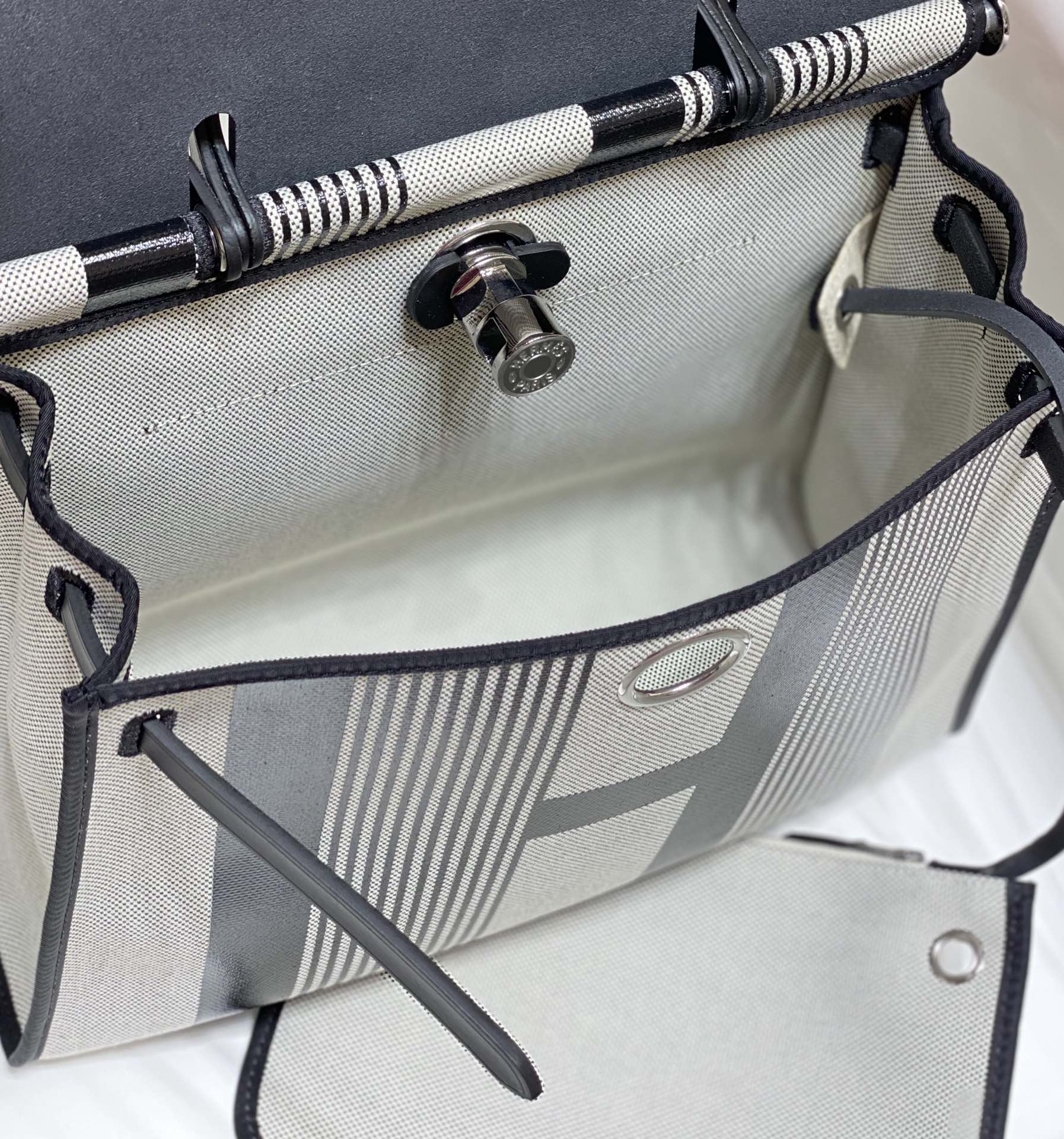 HERBAG 31 TOILE WHITE BLACK CANVAS BLACK COWHIDE LEATHER