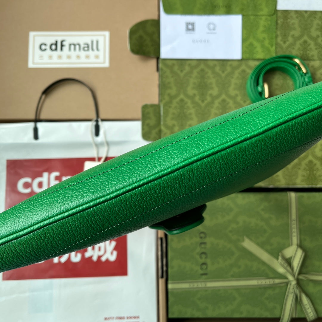 SAC À BANDOULIÈRE MOYEN 39 EN CUIR DE VEAU VERT, QUINCAILLERIE DORÉ