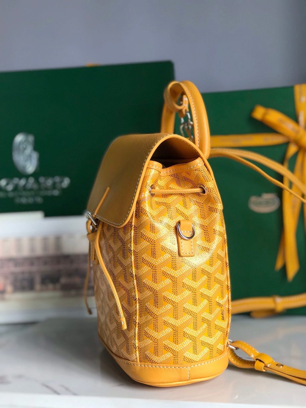 MINI SAC À DOS ALPIN 21 EN CUIR D'AGNEAU JAUNE ET TOILE GOYARDINE