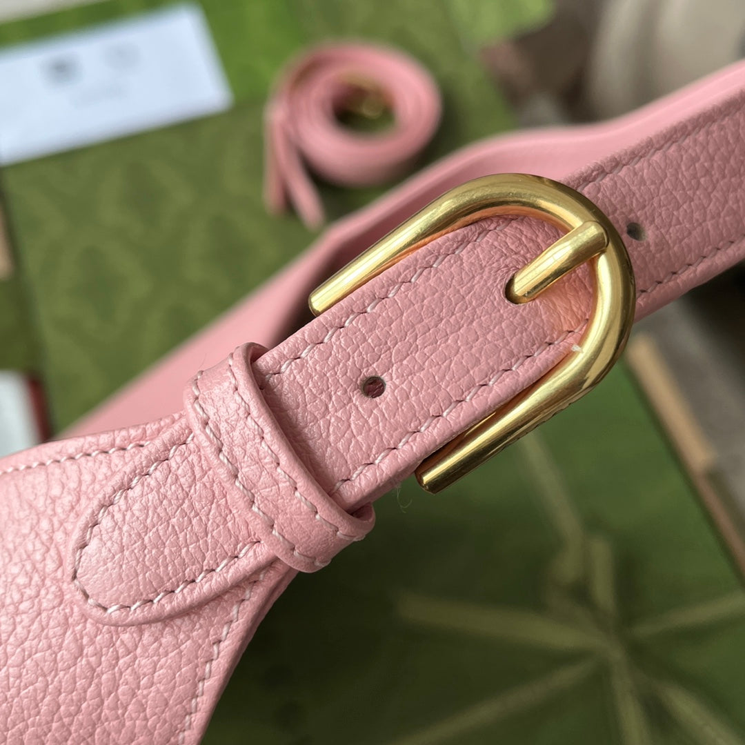 SAC À BANDOULIÈRE MOYEN 39 EN CUIR DE VEAU ROSE CLAIR, QUINCAILLERIE DORÉ