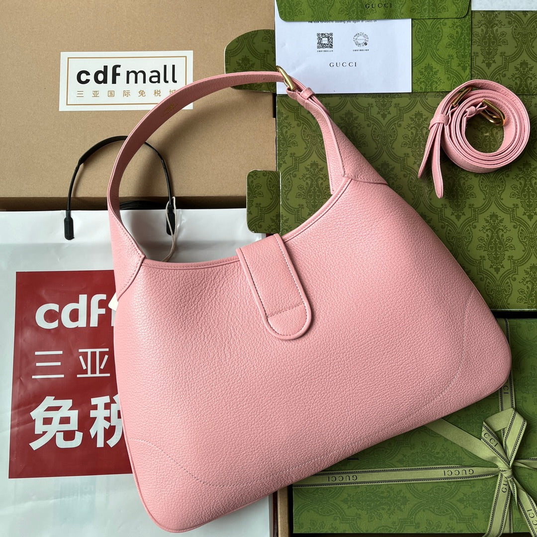 SAC À BANDOULIÈRE MOYEN 39 EN CUIR DE VEAU ROSE CLAIR, QUINCAILLERIE DORÉ