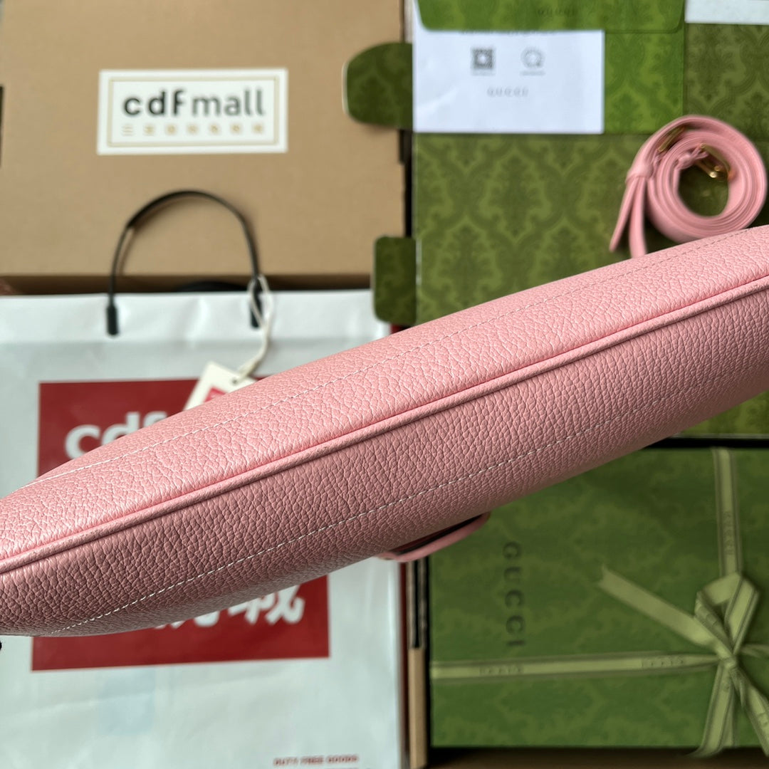 SAC À BANDOULIÈRE MOYEN 39 EN CUIR DE VEAU ROSE CLAIR, QUINCAILLERIE DORÉ