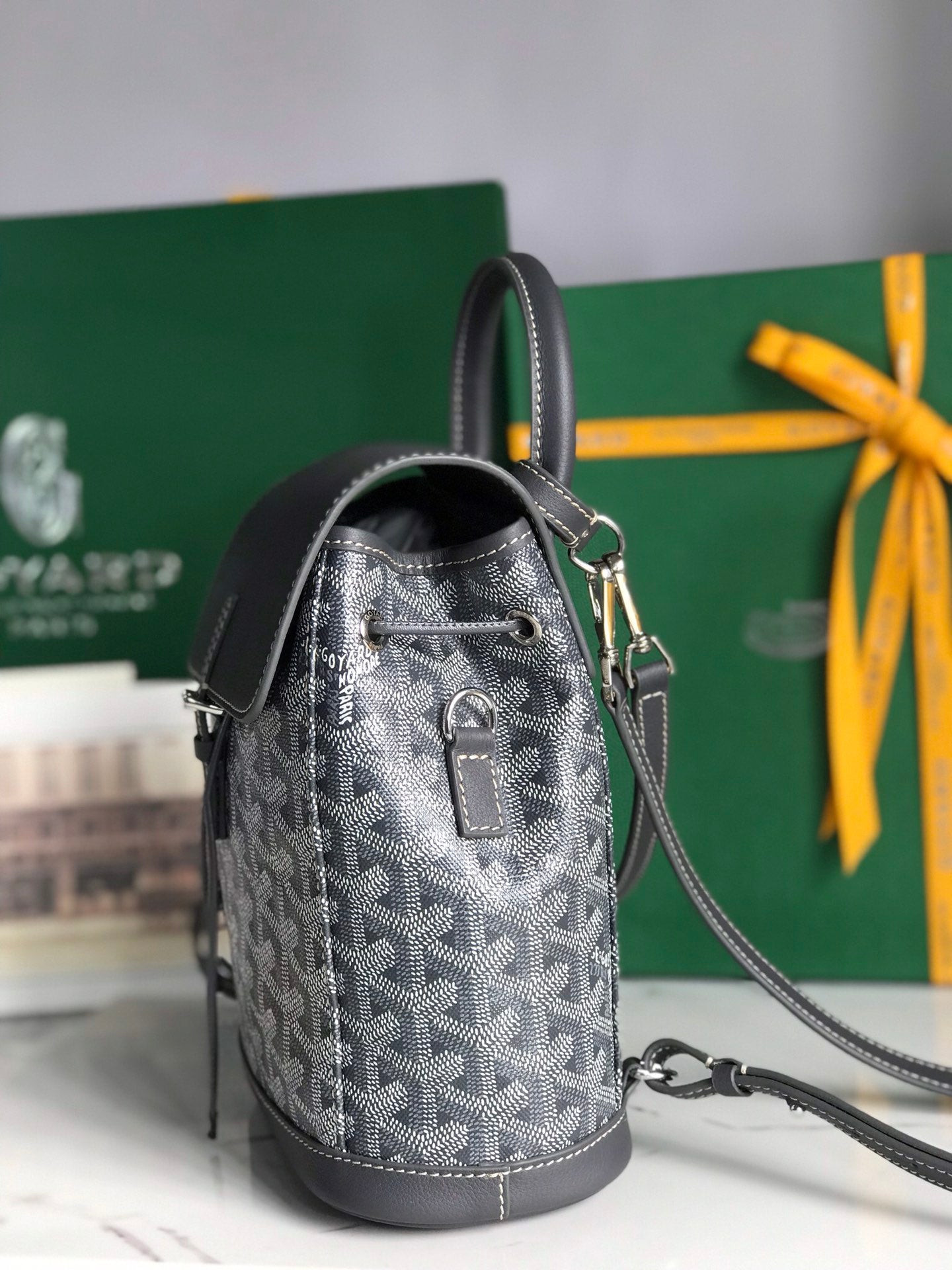 SAC À DOS ALPIN MINI 21 EN CUIR D'AGNEAU GRIS ET TOILE GOYARDINE