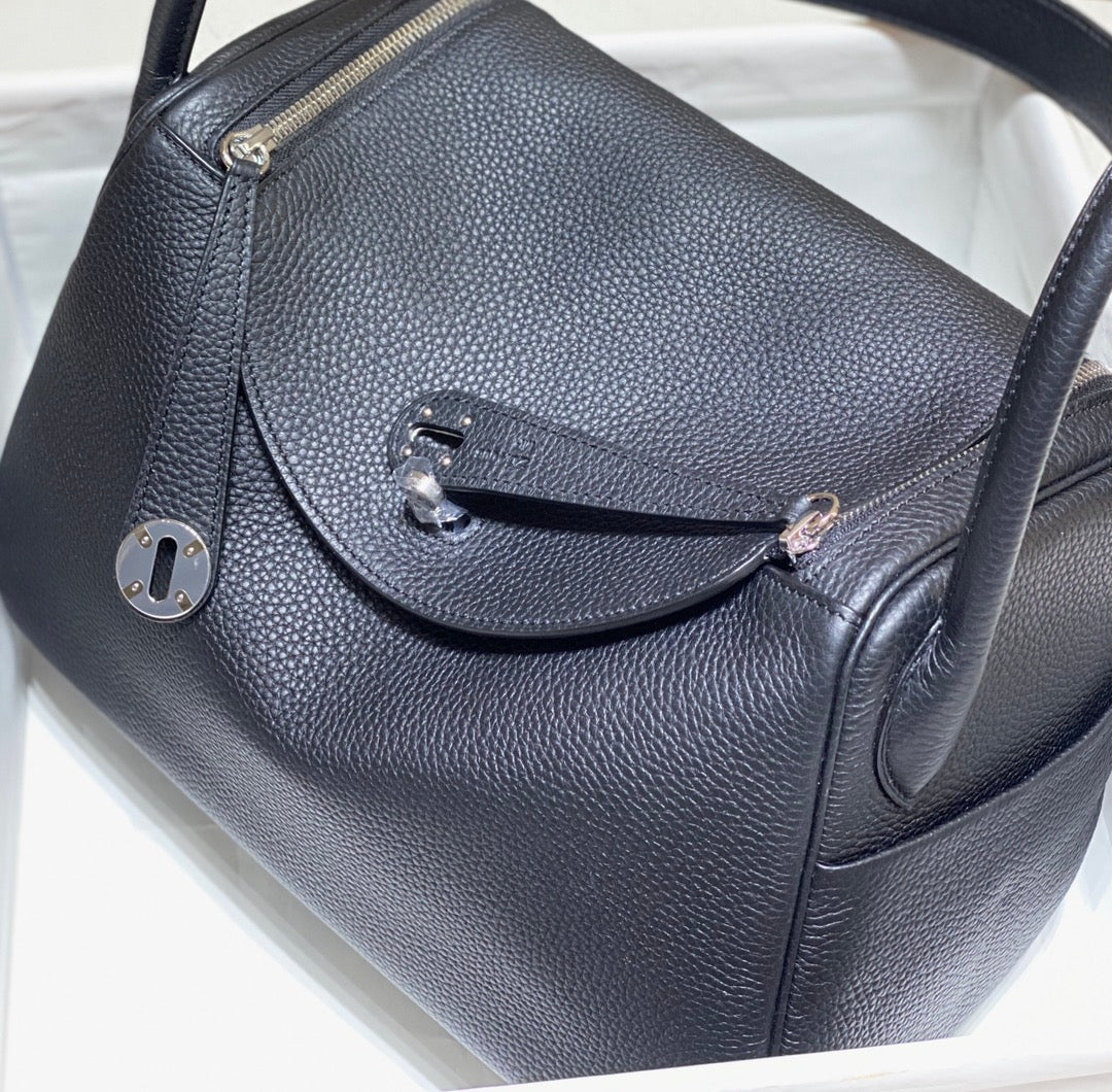 SAC HM LINDY 30 EN CUIR TAURILLON CLEMENCE BLEU MARINE
