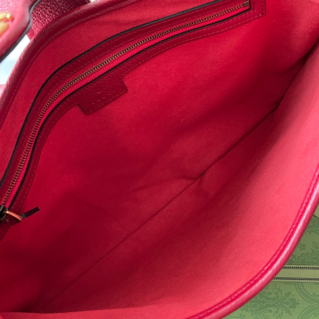SAC À BANDOULIÈRE MOYEN 39 EN CUIR DE VEAU ROUGE QUINCAILLERIE DORÉ
