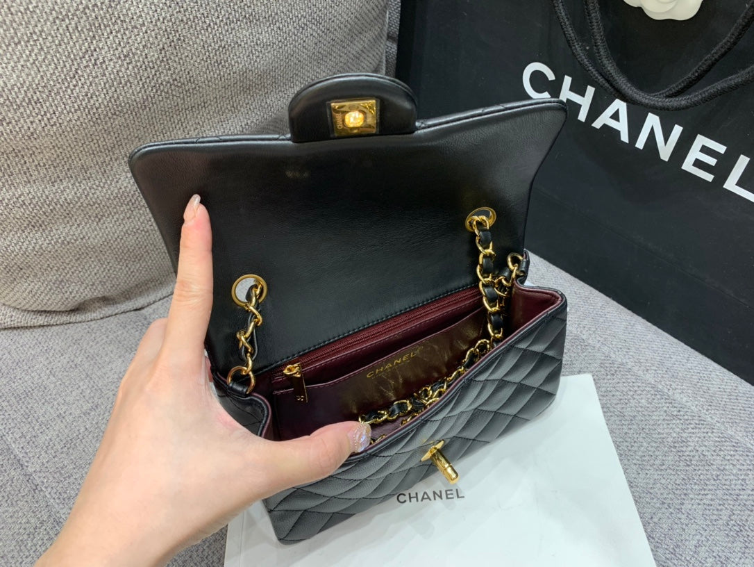 FLAP BAG MINI 20CM BLACK LAMBSKIN GOLD HARDWARE