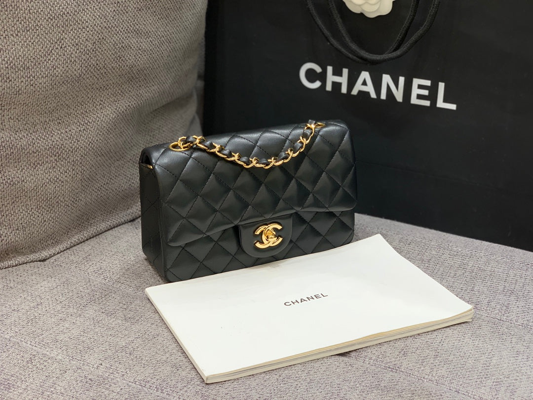 FLAP BAG MINI 20CM BLACK LAMBSKIN GOLD HARDWARE