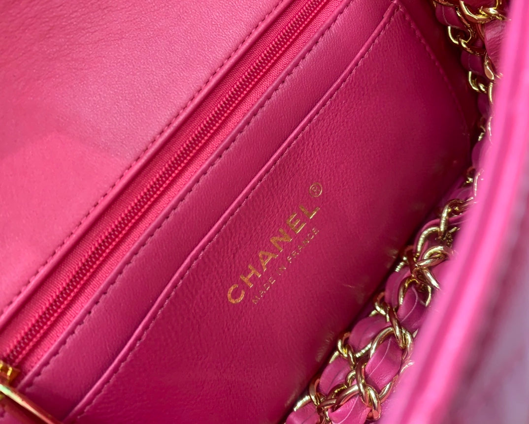 FLAP BAG MINI 20CM RUBY RED LAMBSKIN GOLD HARDWARE