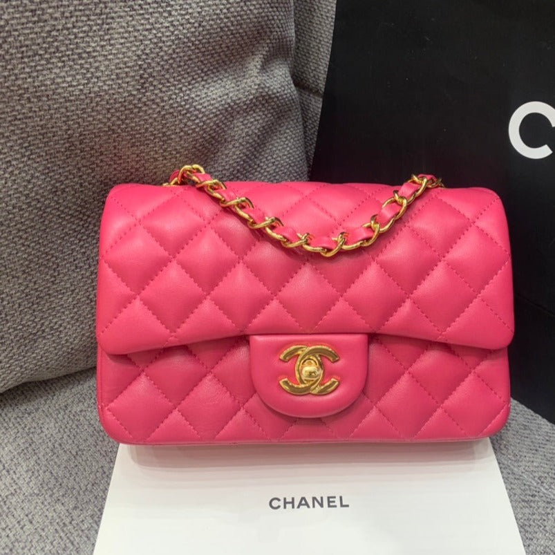FLAP BAG MINI 20CM RUBY RED LAMBSKIN GOLD HARDWARE