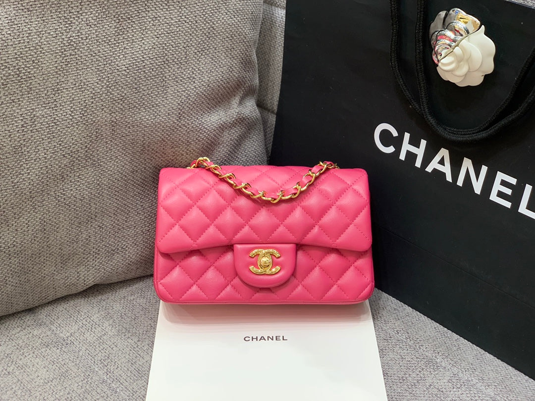 FLAP BAG MINI 20CM RUBY RED LAMBSKIN GOLD HARDWARE