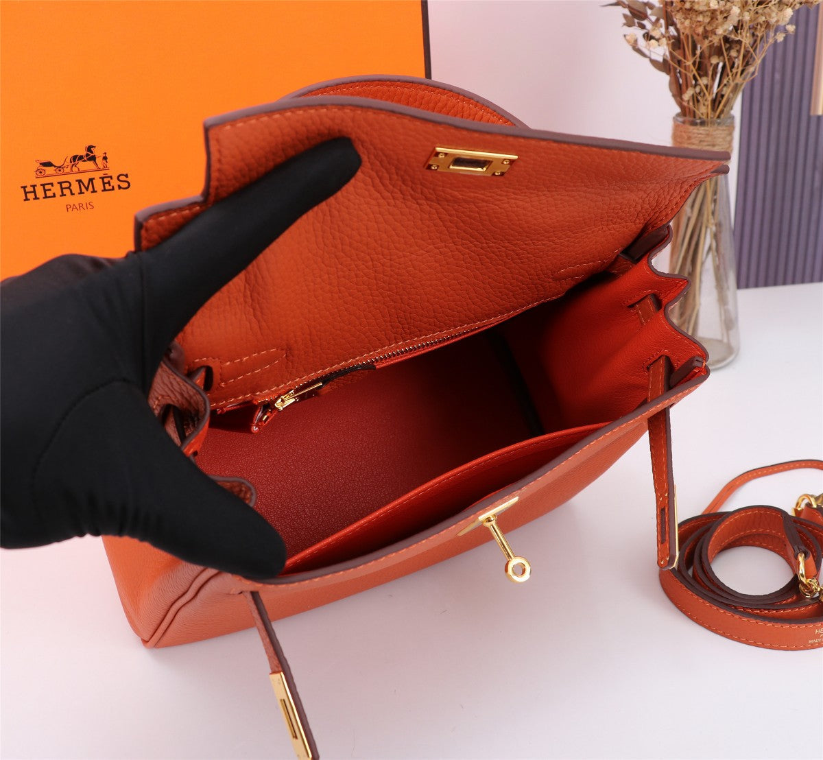 SAC HM KELLY 28 ORANGE TOGO QUINCAILLERIE OR