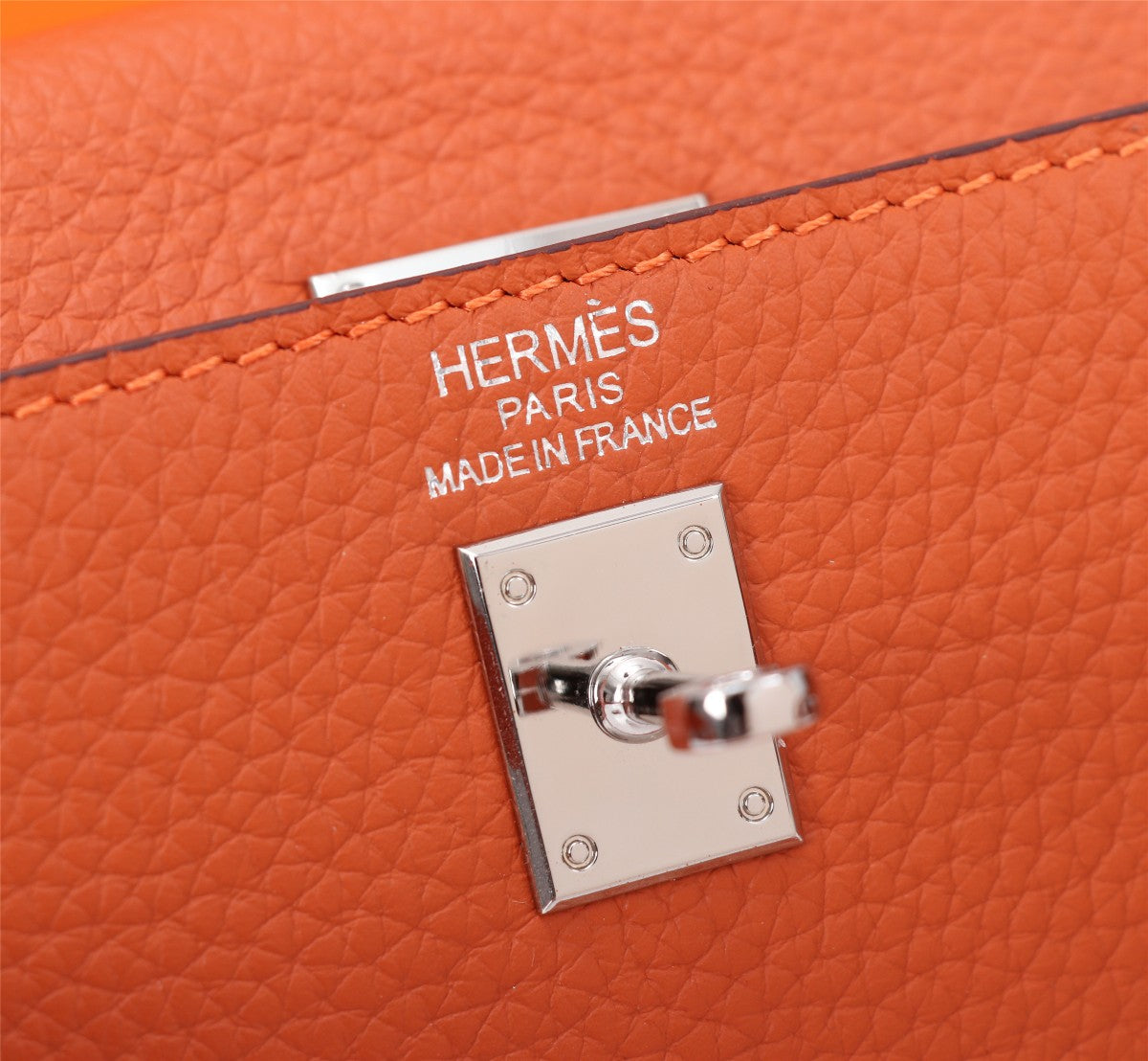 SAC HM KELLY 28 ORANGE TOGO QUINCAILLERIE ARGENTÉE