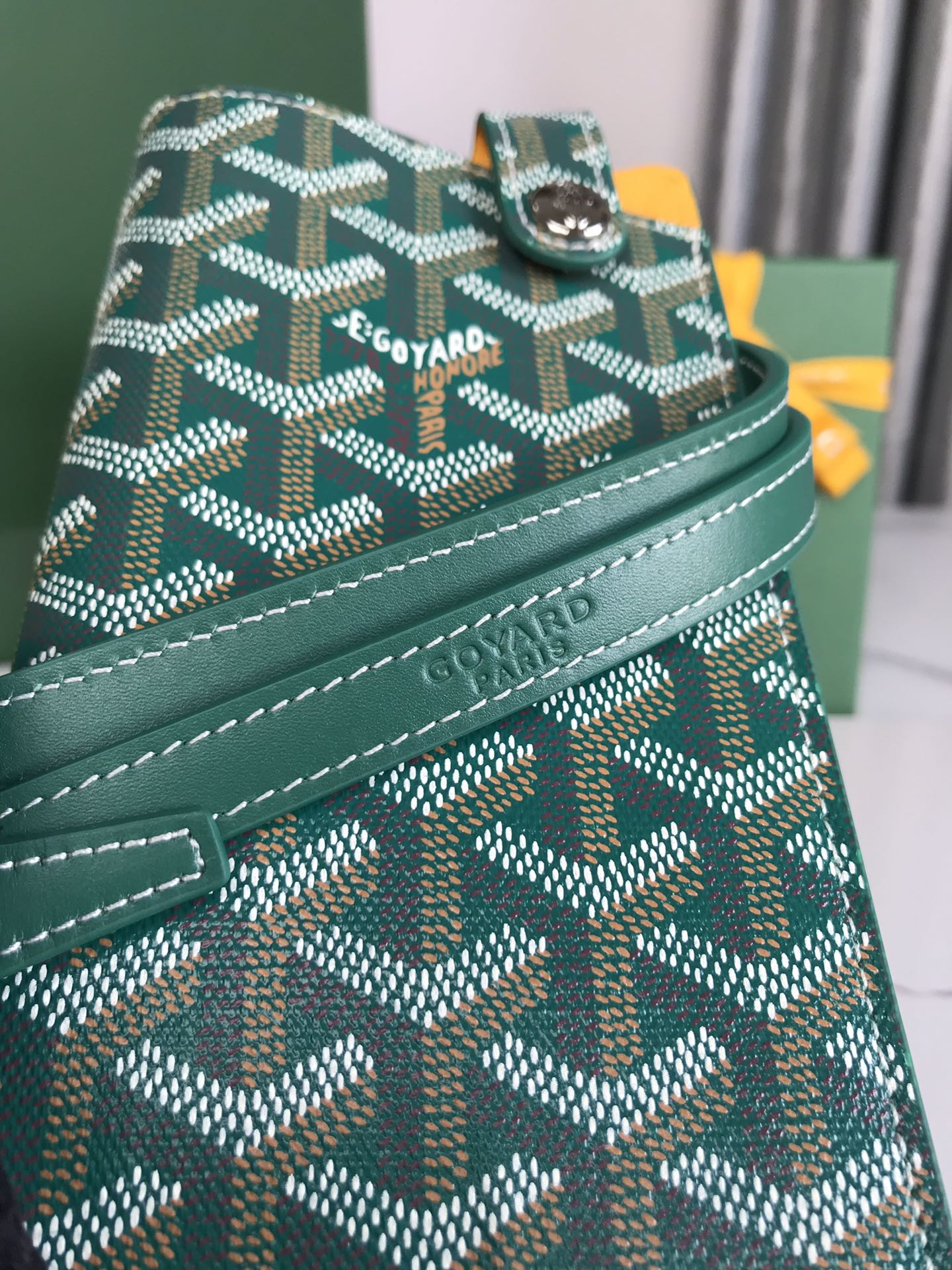 MONTMARTRE GM CASE 18 EN TOILE GOYARDINE VERTE