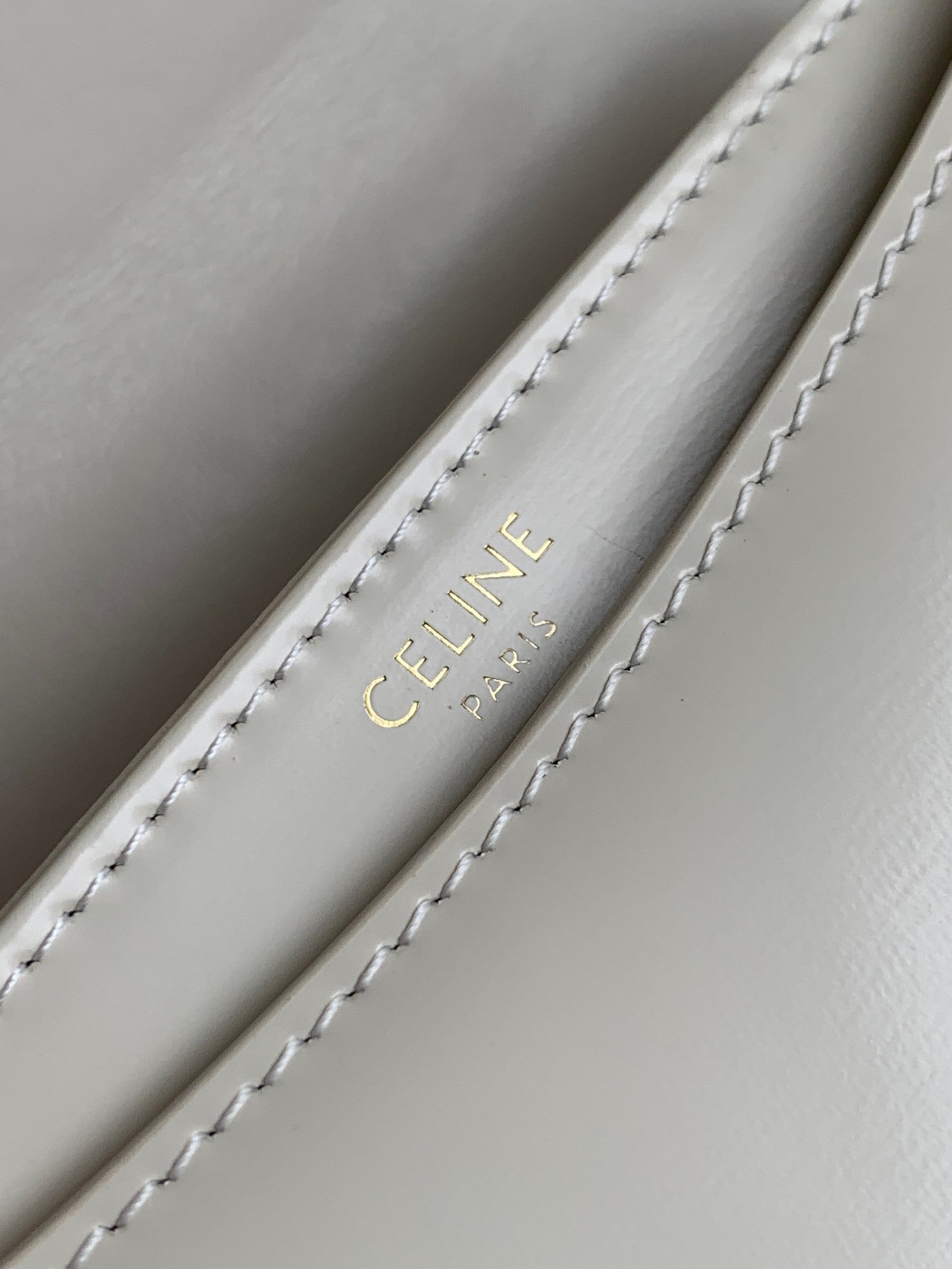 TEEN BESACE TRIOMPHE 18.5 WHITE CALFSKIN WITH CHAIN