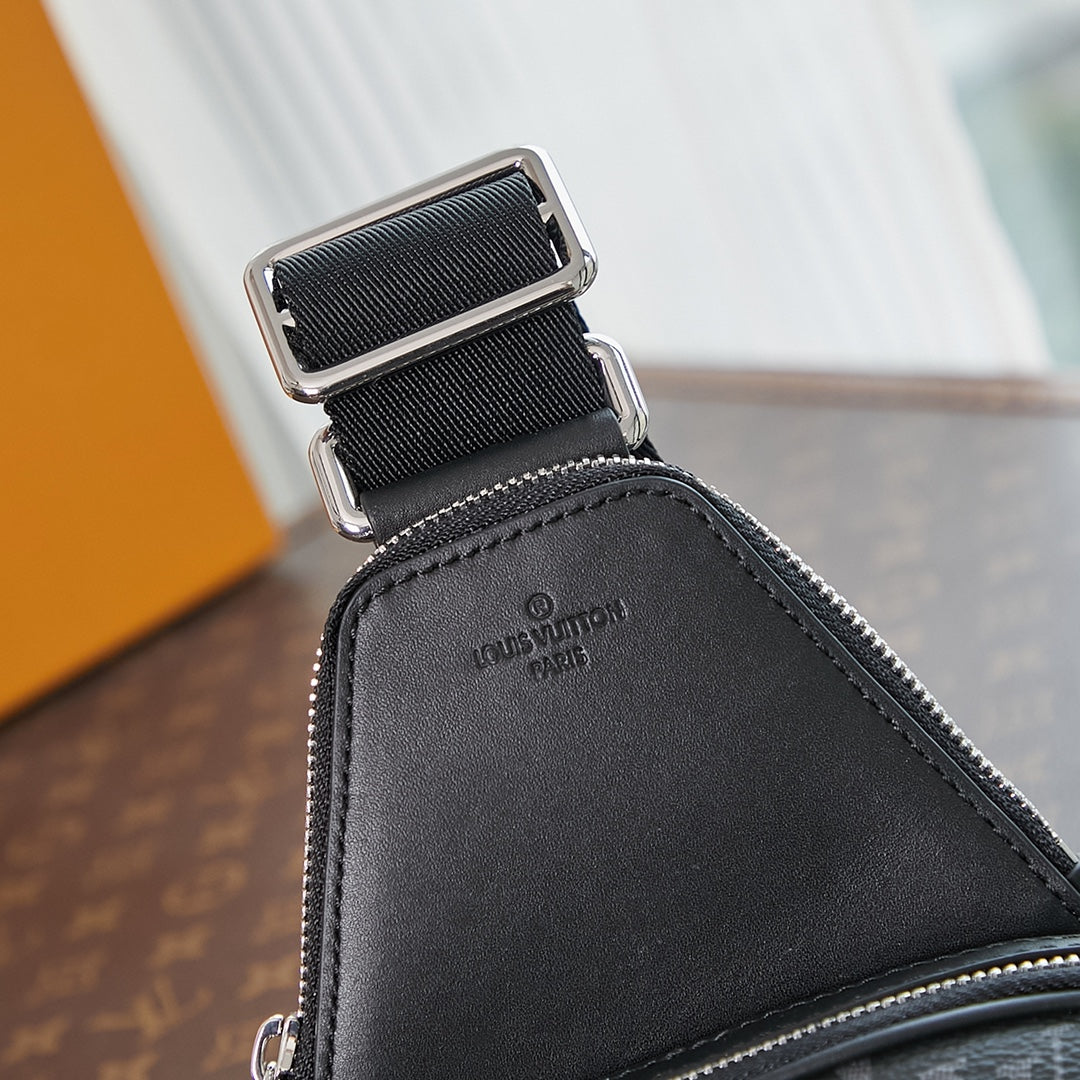 SAC À BANDOULIÈRE AVENUE 31 EN TOILE ÉCLIPSE MONOGRAMME NOIRE