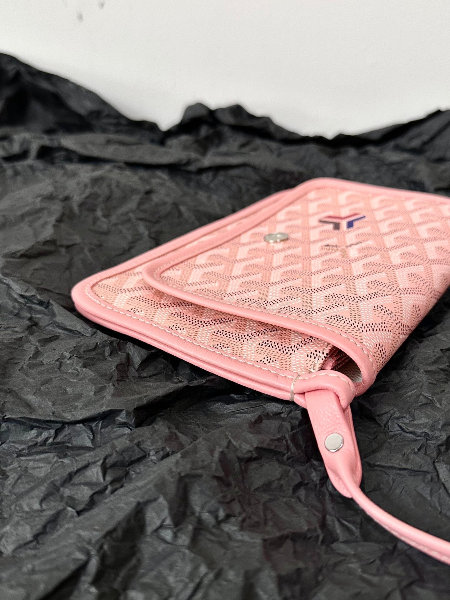 PORTEFEUILLE PLUMET POCKET 20 EN TOILE GOYARDINE ROSE ET GARNITURE AGNEAU