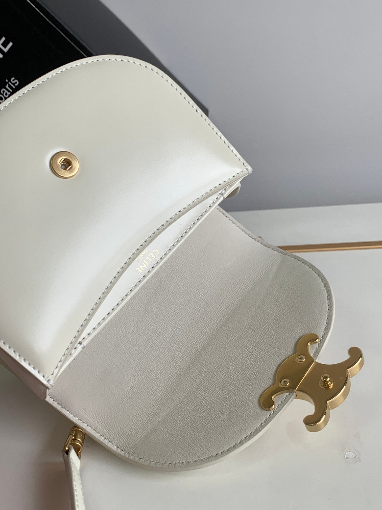 BESACE CHAÎNE ADOLESCENT TRIOMPHE 15,5 CM CUIR DE VEAU BLANC
