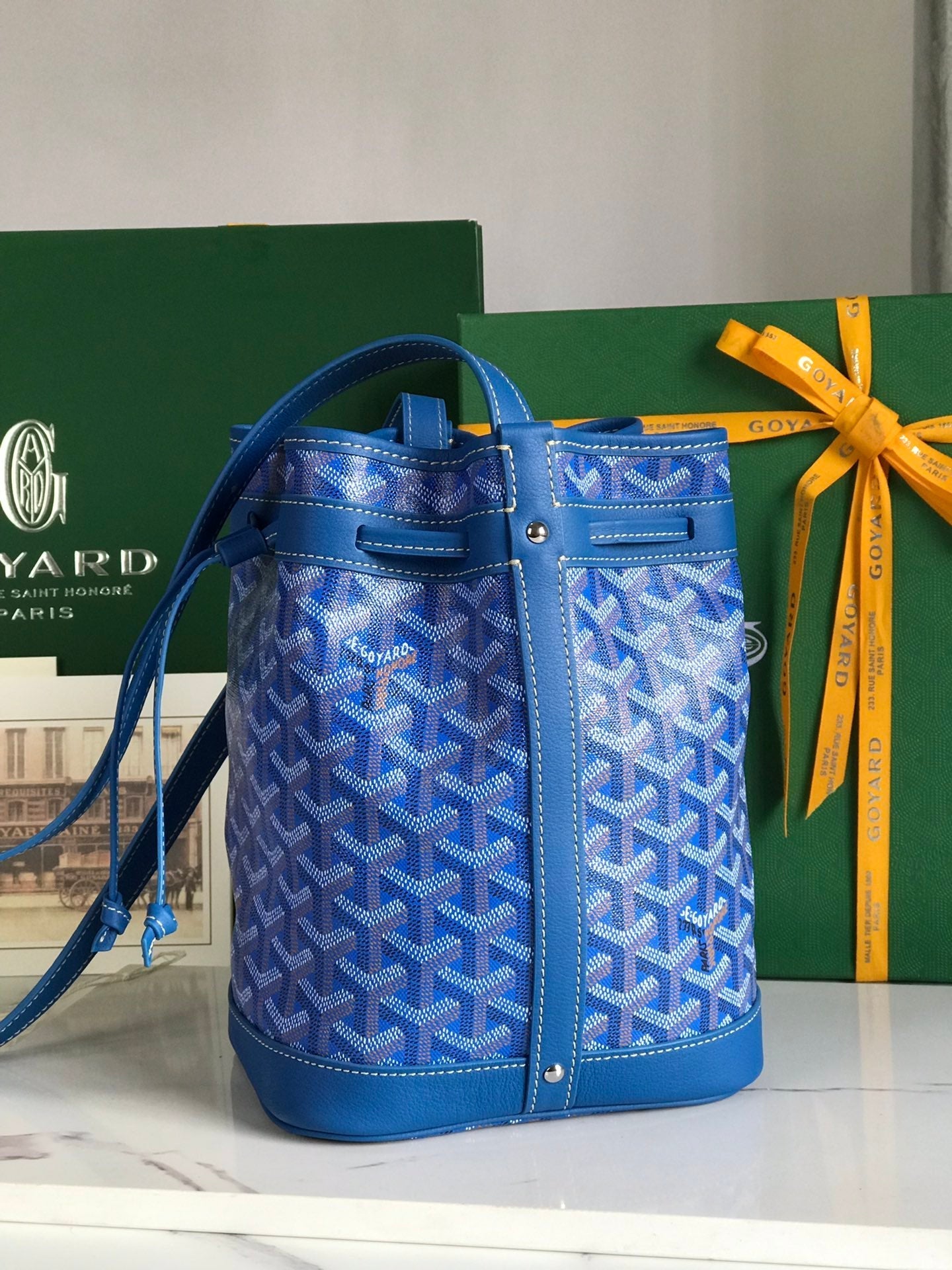 SAC SEAU PETIT FLOT 22 EN TOILE GOYARDINE BLEU SAPHIR ET GARNITURES EN AGNEAU