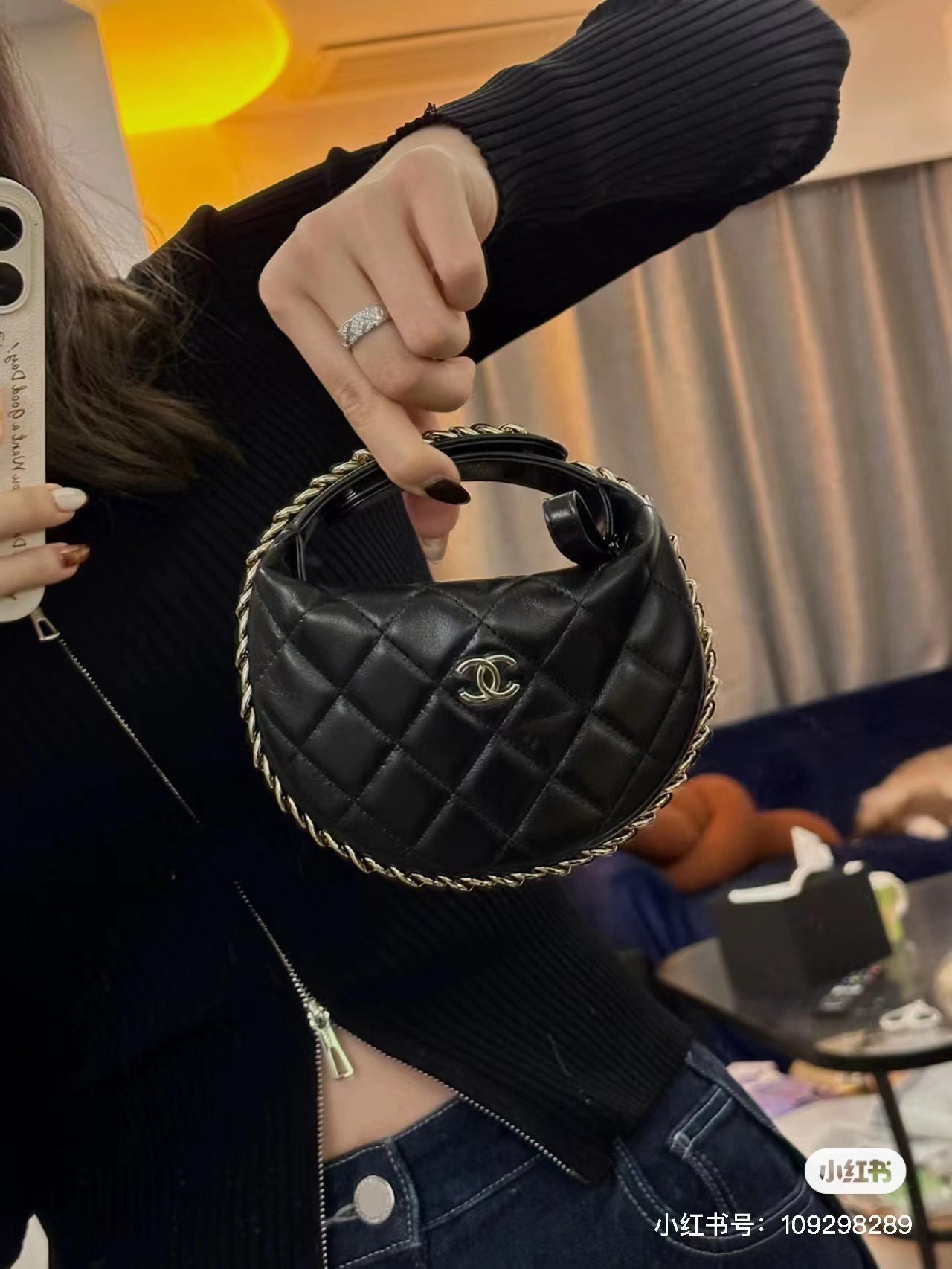 MINI SAC HOBO 16 EN CUIR D'AGNEAU NOIR 